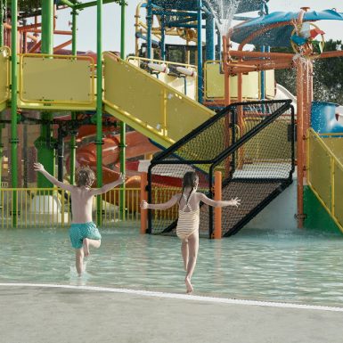 er_rho_helea_lifestyle_ella_land_splash_01-4.jpg