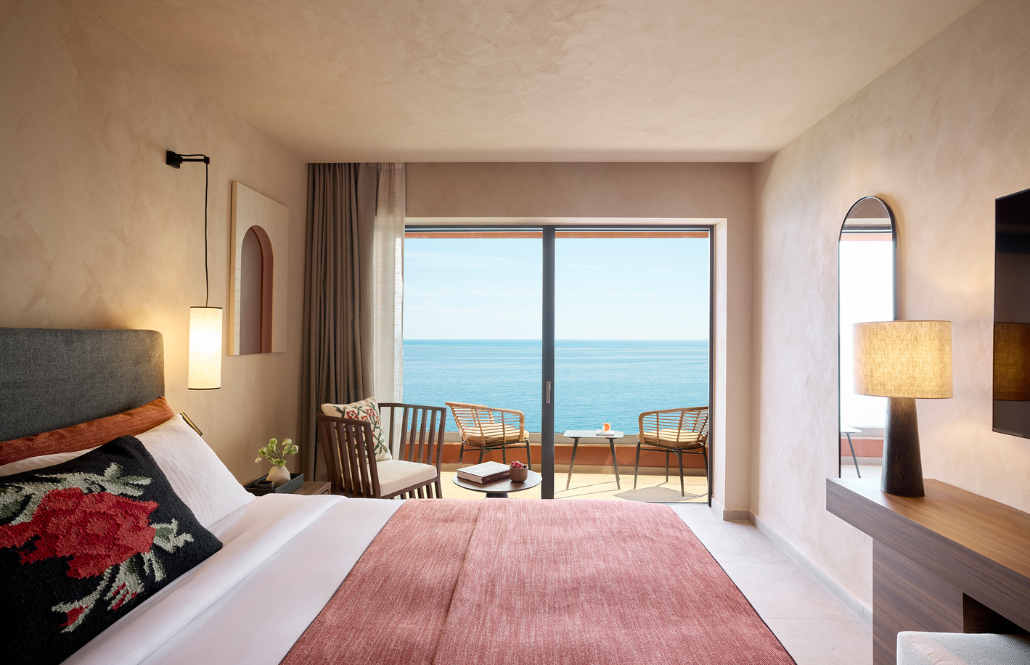 deluxe-room-sea-view.png