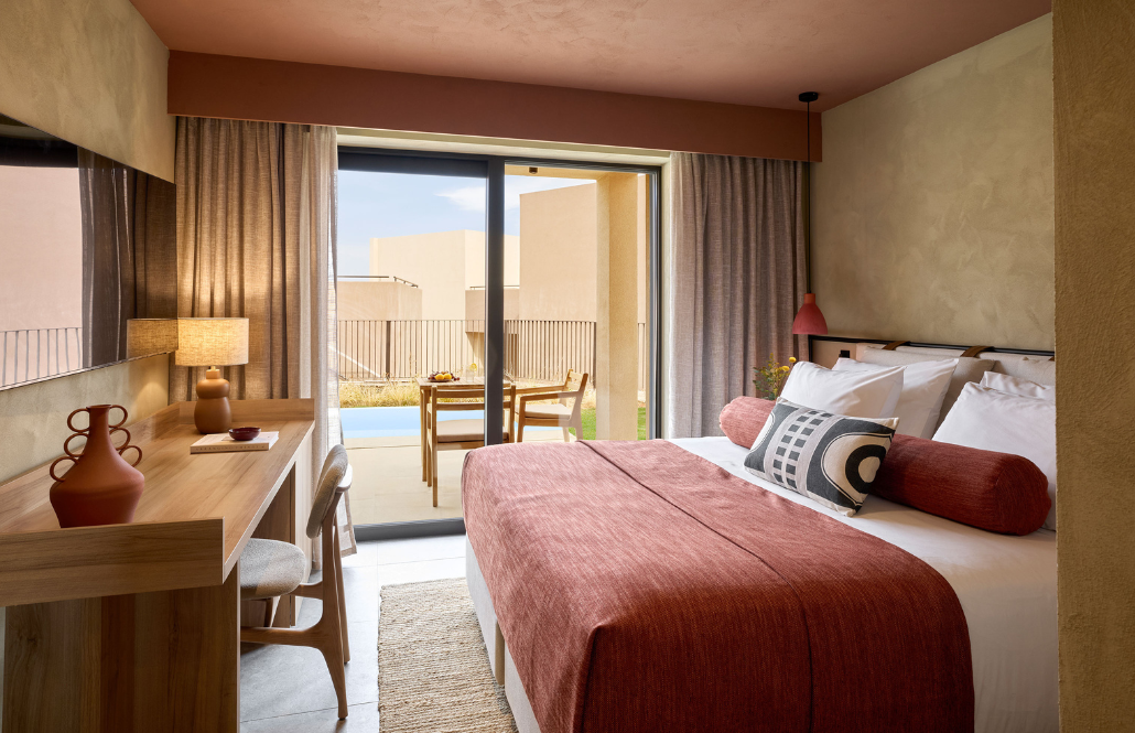 deluxe.room_.swip_.up_.png