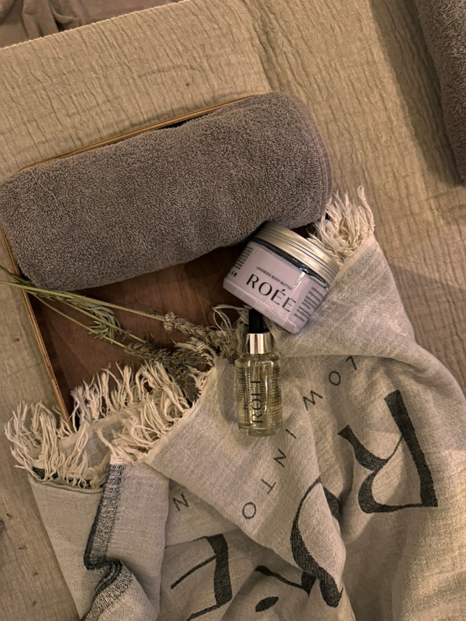 roee-cosmetics.jpg