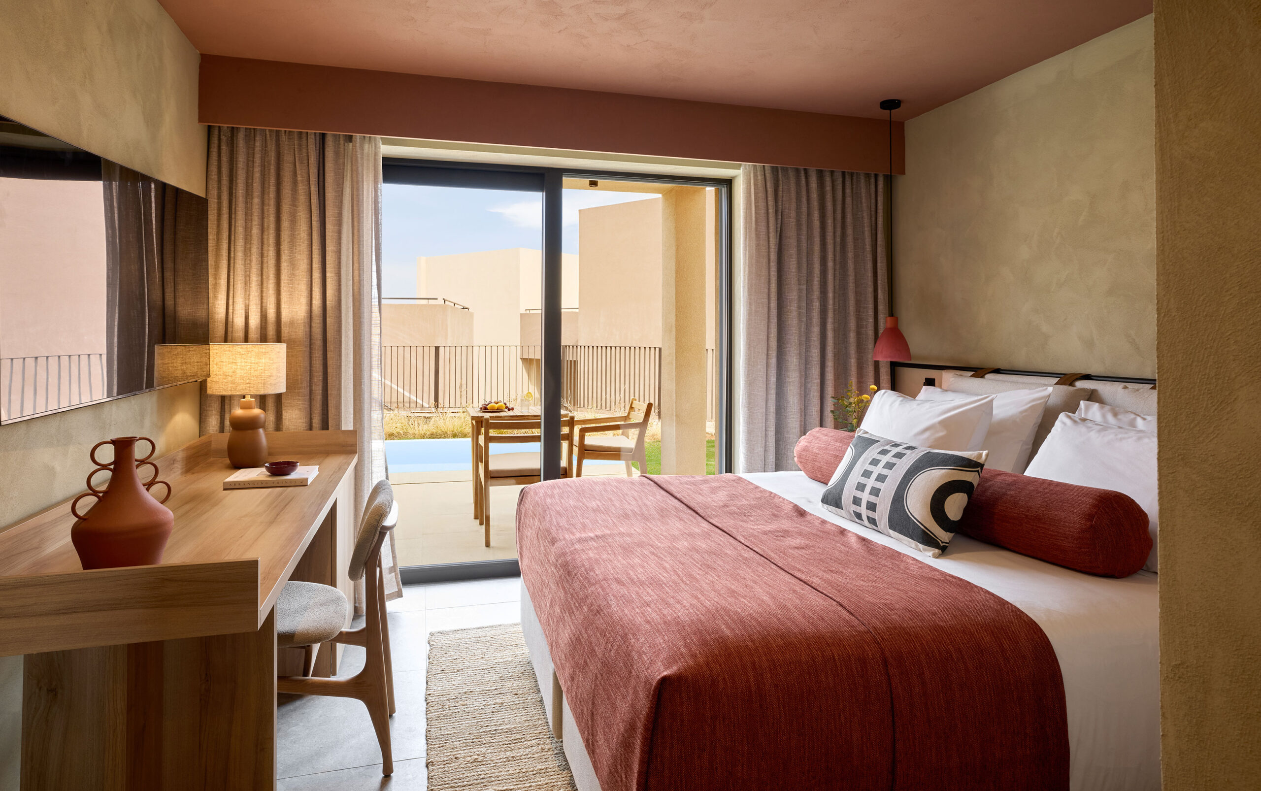 01_er_rocrita_deluxe_room_swim_up-scaled.jpg