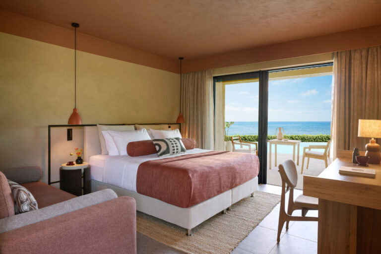 01_er_rocrita_premium_room_sea_view-scaled.jpg
