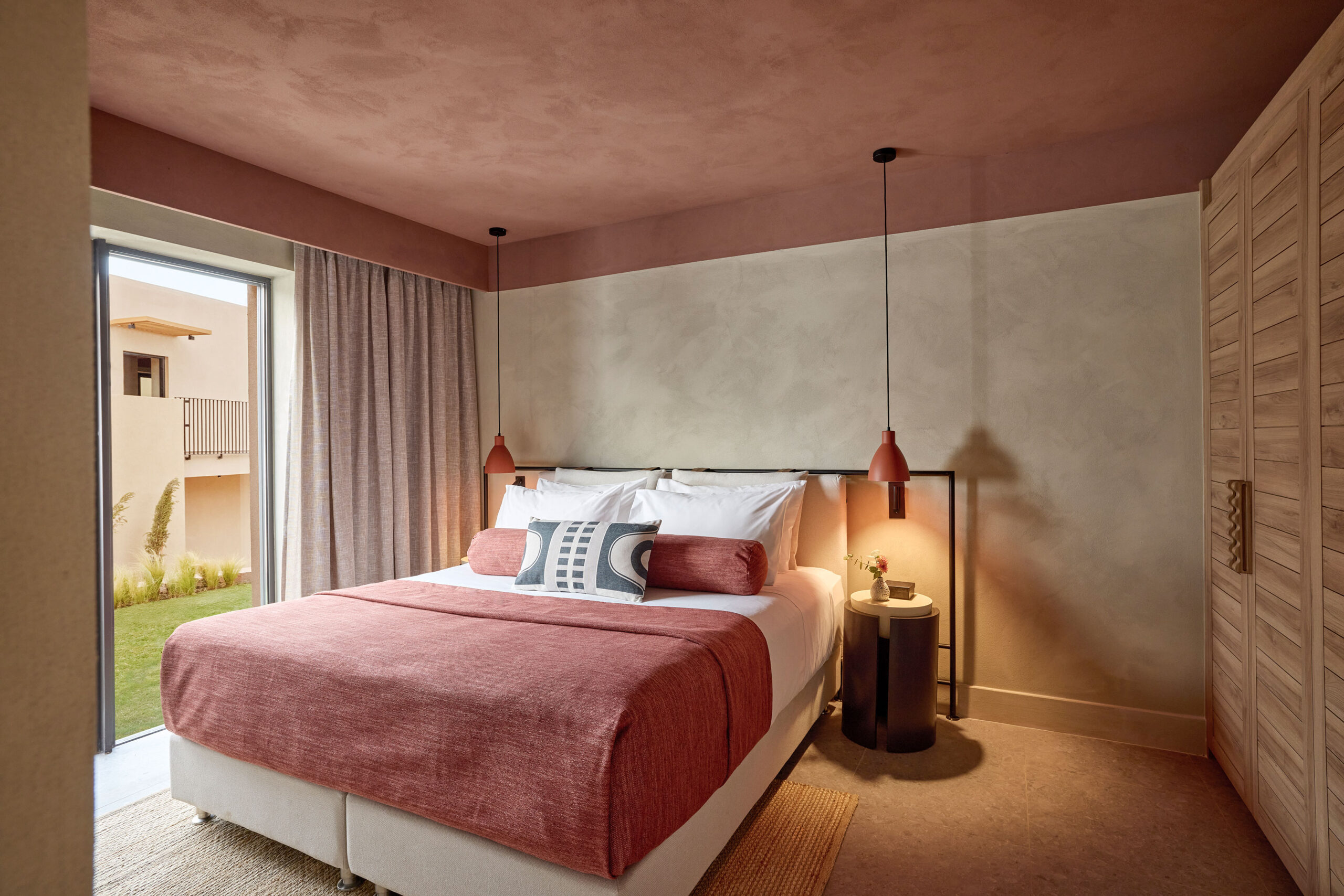 01_er_rocrita_two_bedroom_suite-scaled.jpg