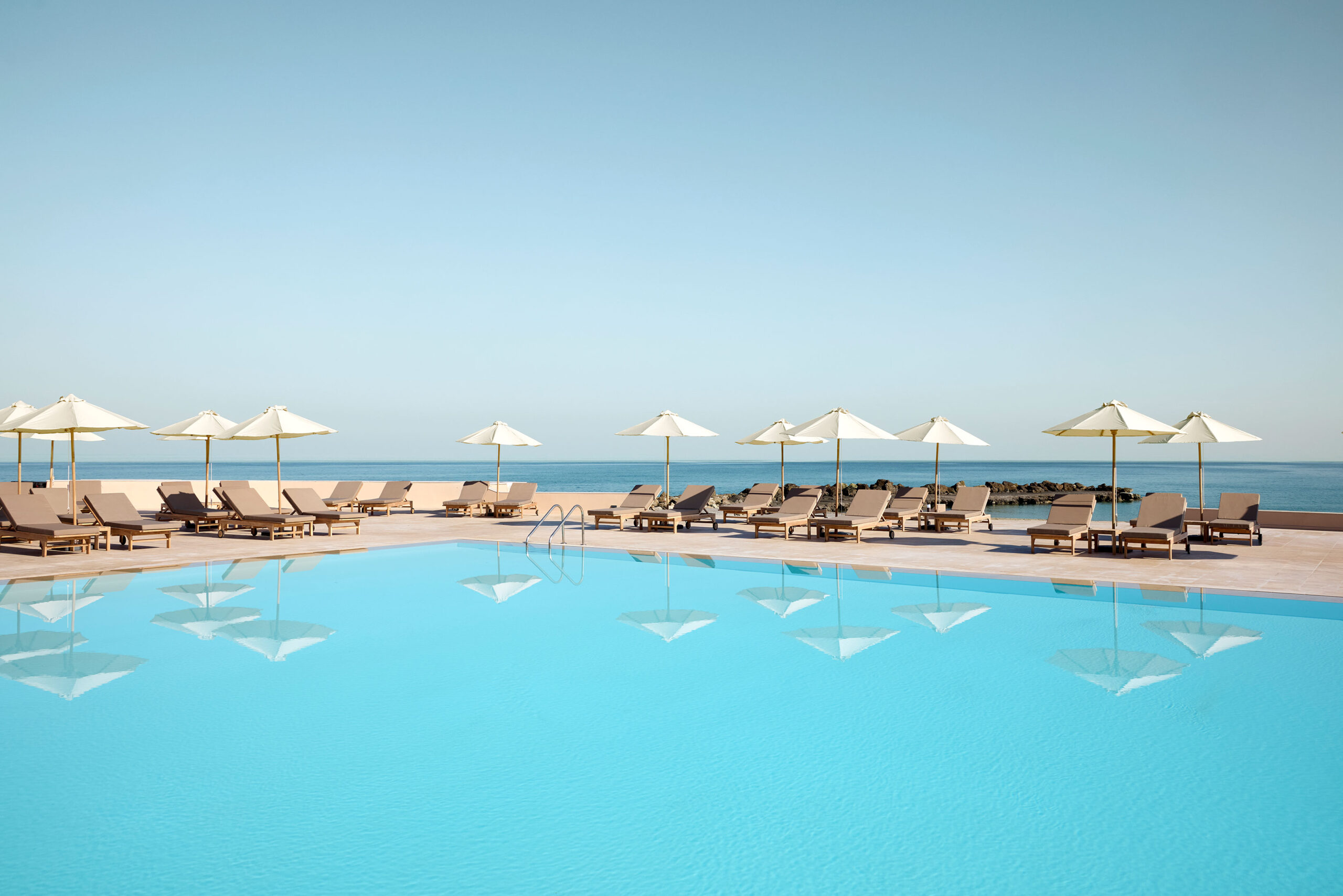 04_er_rocrita_pool-scaled.jpg