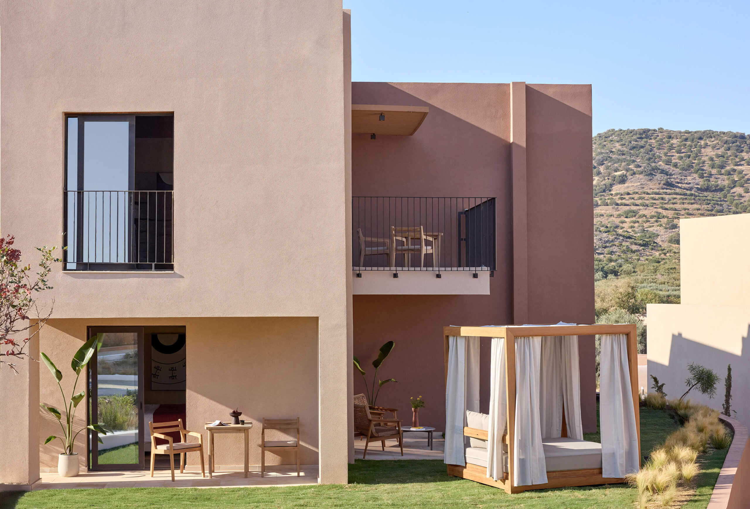 13_er_rocrita_two_bedroom_suite-scaled.jpg